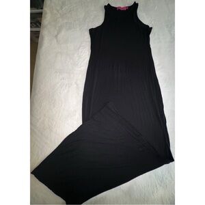 Sleeveless maxi black dress